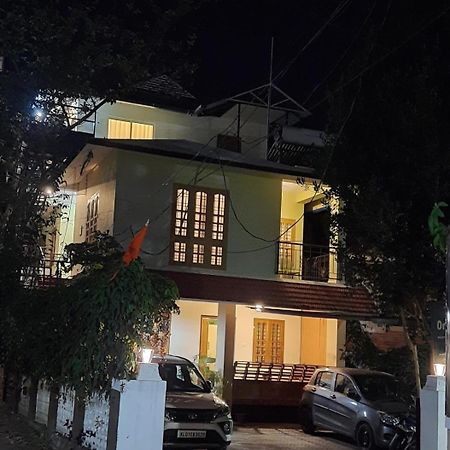 Oriole Homestay Thekkady Exteriör bild