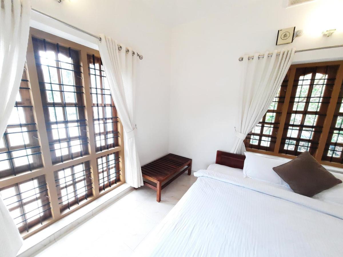 Oriole Homestay Thekkady Exteriör bild